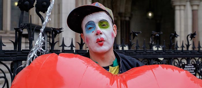 London's beautiful supporters for Lauri Love
